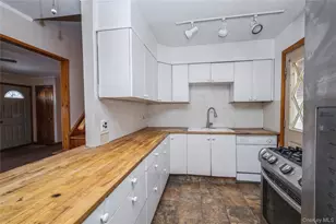 54 31st St, Copiague, NY 11726 - Photo 13