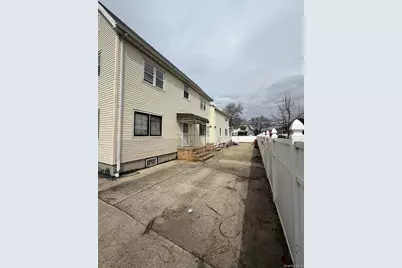 14018 Foch Boulevard, Jamaica, NY 11436 - Photo 5