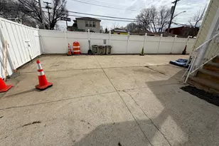 140-18 Foch Blvd, Jamaica, NY 11436 - Photo 17