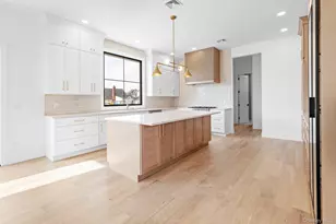 24 Midway St, Babylon, NY 11702 - Photo 9