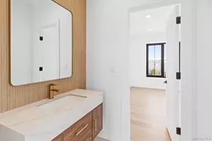 24 Midway St, Babylon, NY 11702 - Photo 19