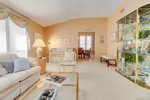 14 Hills Park Ln, Smithtown, NY 11787 - Photo 13