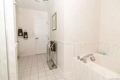 14 Hills Park Lane, Smithtown, NY 11787 - Photo 23