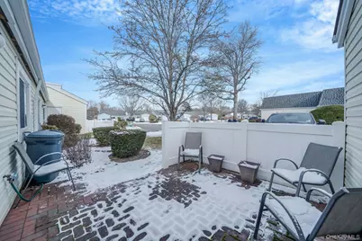 1107 Cabot Court N, Saint James, NY 11780 - Photo 25