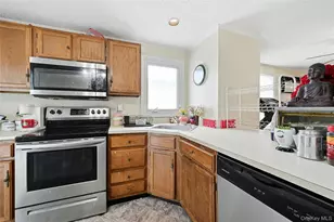 54 Dogwood Ln, Manorville, NY 11949 - Photo 7