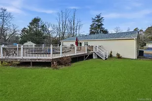 4 Cottage Ct, Middle Island, NY 11953 - Photo 23