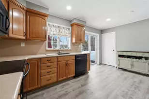 4 Cottage Ct, Middle Island, NY 11953 - Photo 7