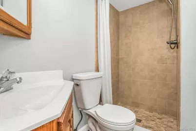 12 Summers Street, Oyster Bay, NY 11771 - Photo 17