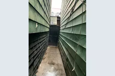 1697 E New York Avenue, Brooklyn, NY 11212 - Photo 13