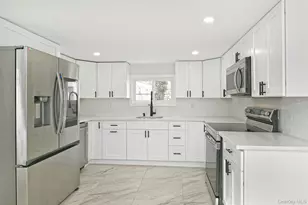 45 Crown Ave, Huntington, NY 11743 - Photo 9