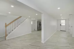 45 Crown Ave, Huntington, NY 11743 - Photo 17