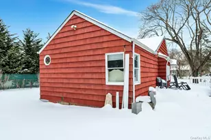 32 Stackyard Dr, Mastic Beach, NY 11951 - Photo 21