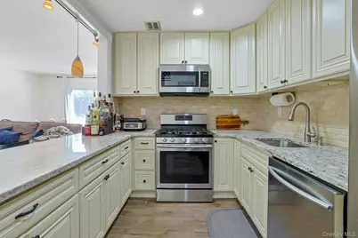 3 Church Lane #P, Valley Cottage, NY 10989 - Photo 9