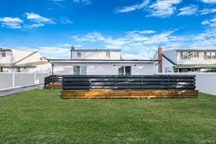 73 Midwood Ave, Farmingdale, NY 11735 - Photo 29