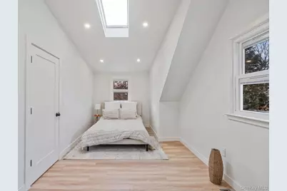 73 Midwood Avenue, Farmingdale, NY 11735 - Photo 19