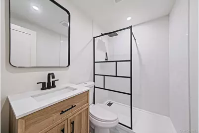 73 Midwood Avenue, Farmingdale, NY 11735 - Photo 21