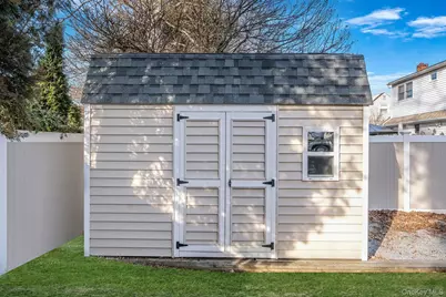 73 Midwood Avenue, Farmingdale, NY 11735 - Photo 31