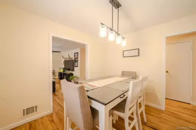 72 Cranberry Street, Central Islip, NY 11722 - Photo 9