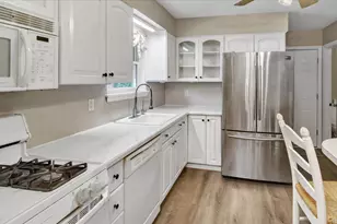 3 Altamont Ave, Sea Cliff, NY 11579 - Photo 11