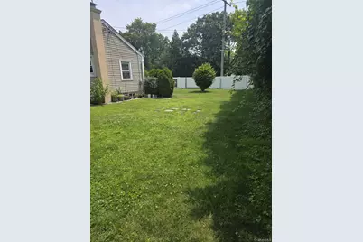 23 Seaman Neck Road, Dix Hills, NY 11746 - Photo 11