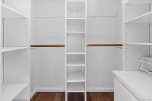 20 Alex Ln, Glen Cove, NY 11542 - Photo 19