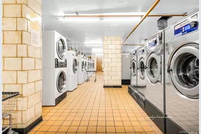 61-20 Grand Central Parkway #A804, Forest Hills, NY 11375 - Photo 21