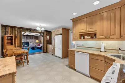 238 Loop Drive, Sayville, NY 11782 - Photo 7