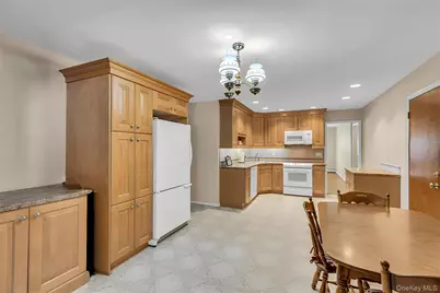 238 Loop Drive, Sayville, NY 11782 - Photo 5