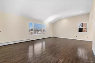 20 Alex Ln, Glen Cove, NY 11542 - Photo 3