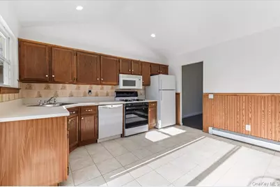 20 Alex Lane #2, Glen Cove, NY 11542 - Photo 9