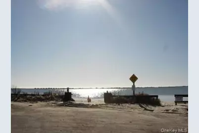 17 Whiting Road, East Quogue, NY 11942 - Photo 11