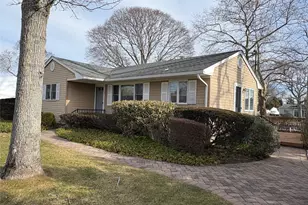 17 Whiting Rd, East Quogue, NY 11942 - Photo 9