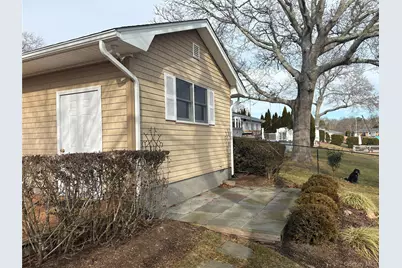 17 Whiting Road, East Quogue, NY 11942 - Photo 7
