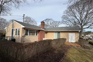 17 Whiting Rd, East Quogue, NY 11942 - Photo 5