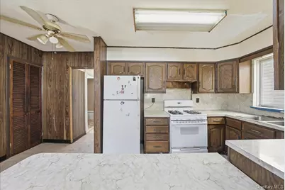 3076 Lasalle Avenue, Bronx, NY 10461 - Photo 11