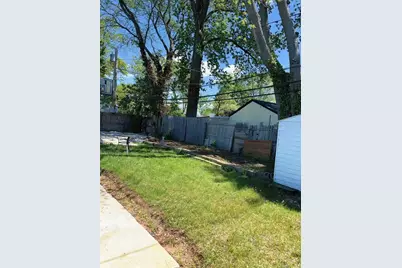 439 Newbridge Road, East Meadow, NY 11554 - Photo 13