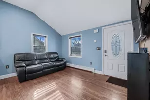 27 Denton St, Patchogue, NY 11772 - Photo 5