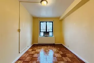 1576 Unionport Rd, Bronx, NY 10462 - Photo 13