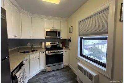 313 Main Street #B, Roslyn, NY 11576 - Photo 7