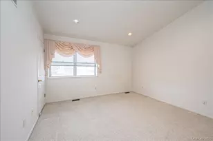 249 Windward Dr, Port Jefferson, NY 11777 - Photo 17