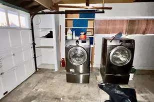 107 Ball Park Ln, Hicksville, NY 11801 - Photo 23