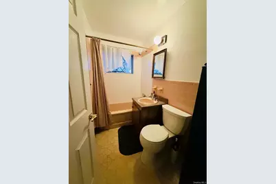 107 Ball Park Lane, Hicksville, NY 11801 - Photo 15