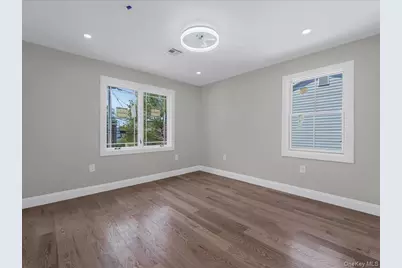 918 N 6th Street, New Hyde Park, NY 11040 - Photo 19