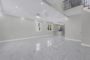 918 N 6th St, New Hyde Park, NY 11040 - Photo 3