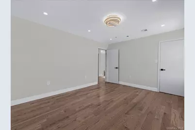 918 N 6th Street, New Hyde Park, NY 11040 - Photo 15