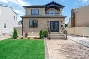 918 N 6th St, New Hyde Park, NY 11040 - Photo 1
