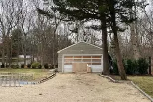 67 Squiretown Rd, Hampton Bays, NY 11946 - Photo 5