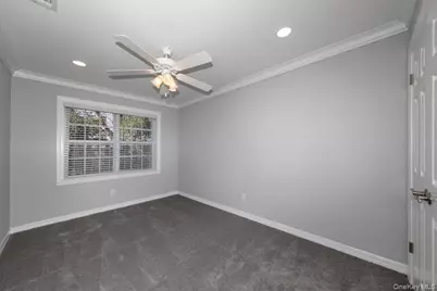 81 Secatogue Avenue #6, Farmingdale, NY 11735 - Photo 5