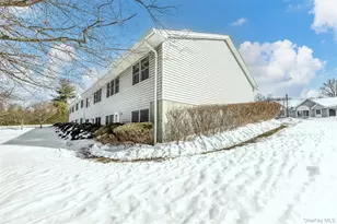 8 Windsor Cir, New City, NY 10956 - Photo 3