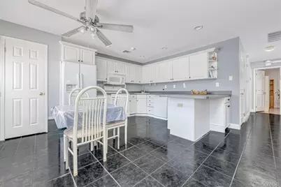 8 Windsor Circle, New City, NY 10956 - Photo 5